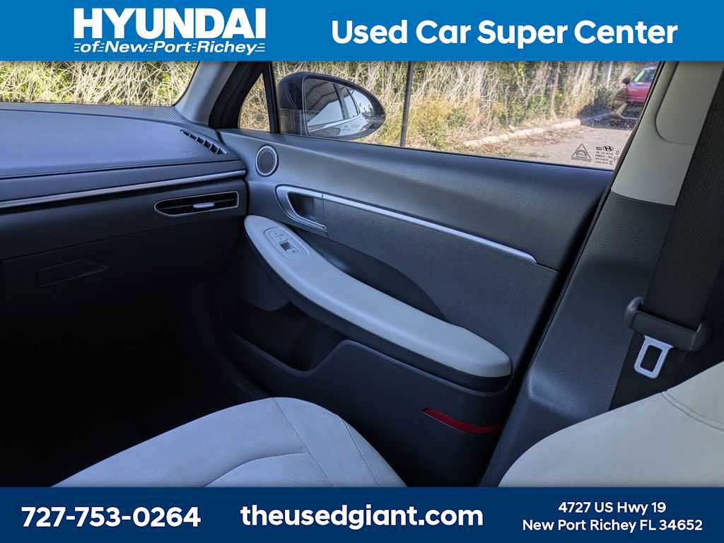 Used 2022 Hyundai Sonata SE w/ Cargo Package FWD image 16