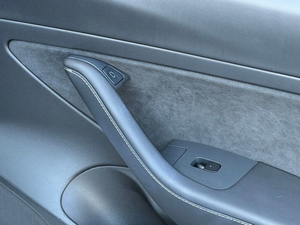 Used 2021 Tesla Model 3 Standard Range Plus image 36