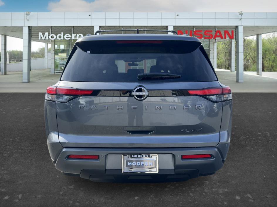 New 2026 Nissan Pathfinder SL image 4