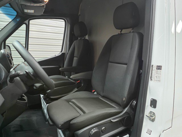 Used 2024 Mercedes-Benz Sprinter 2500 image 16