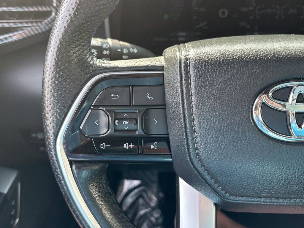 Used 2023 Toyota Tundra Platinum w/ Advanced Package AWD/4WD image 32