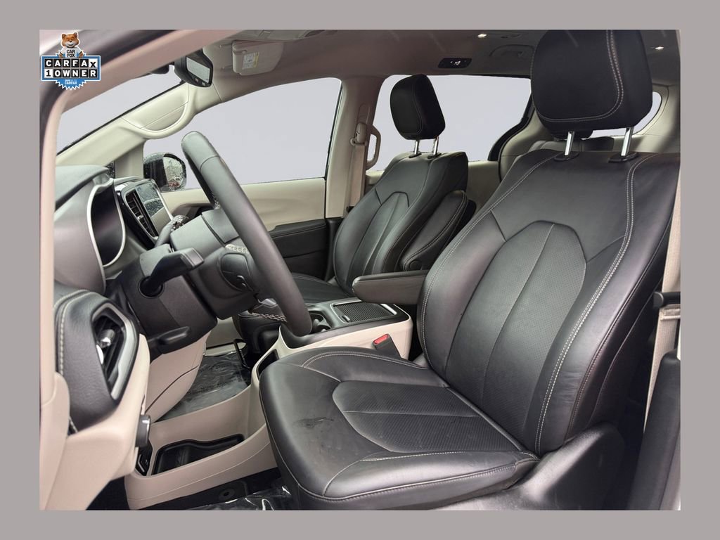 Certified 2024 Chrysler Pacifica Select