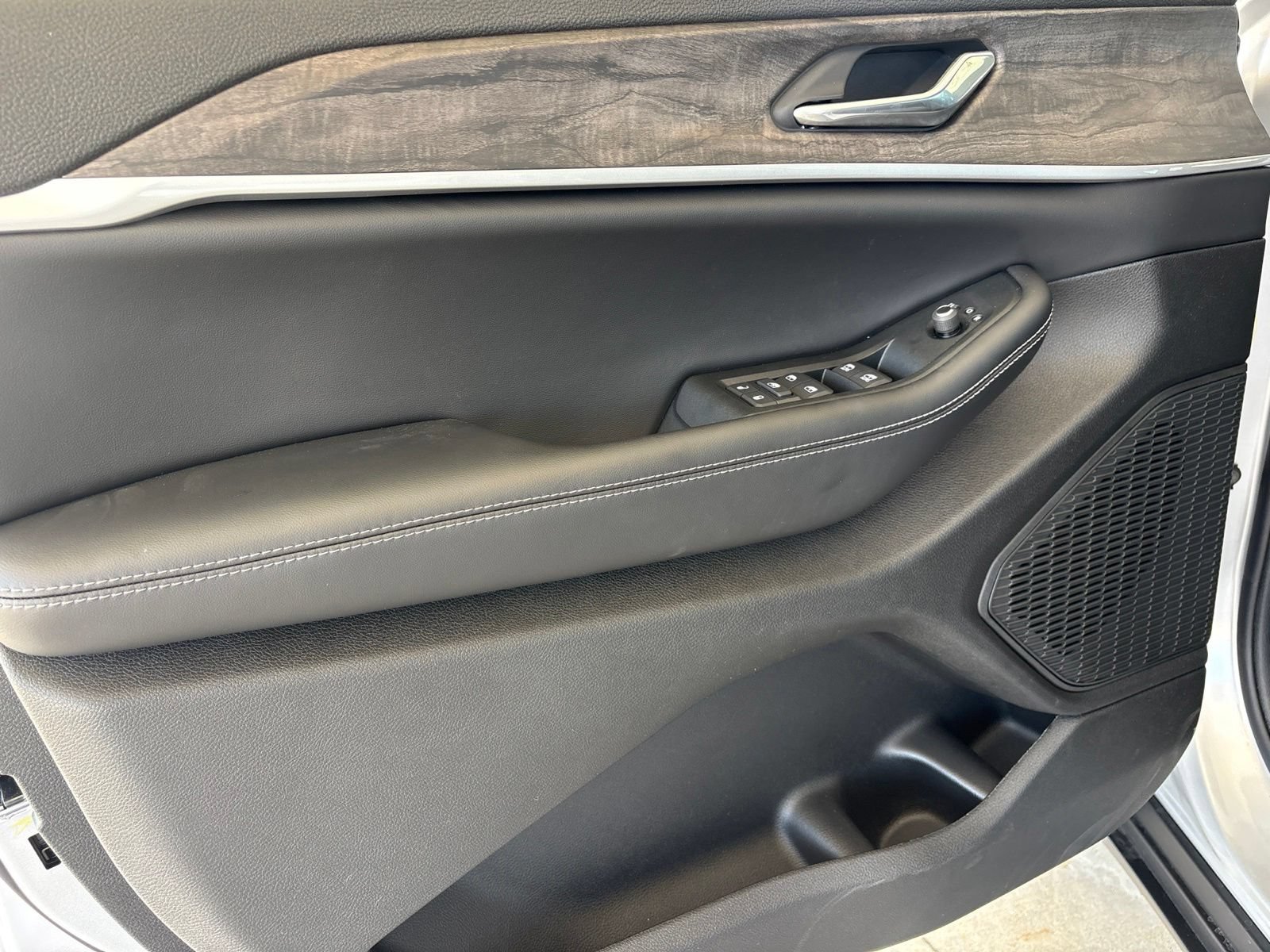 New 2026 Jeep Grand Cherokee Altitude RWD image 10
