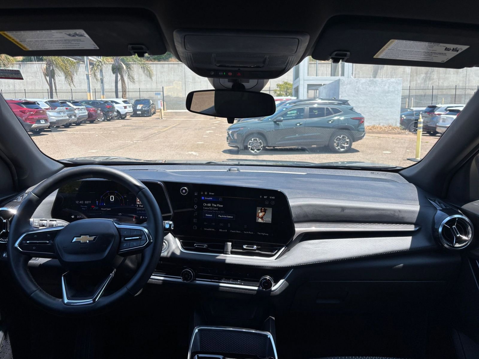 Used 2025 Chevrolet Equinox LT FWD image 33