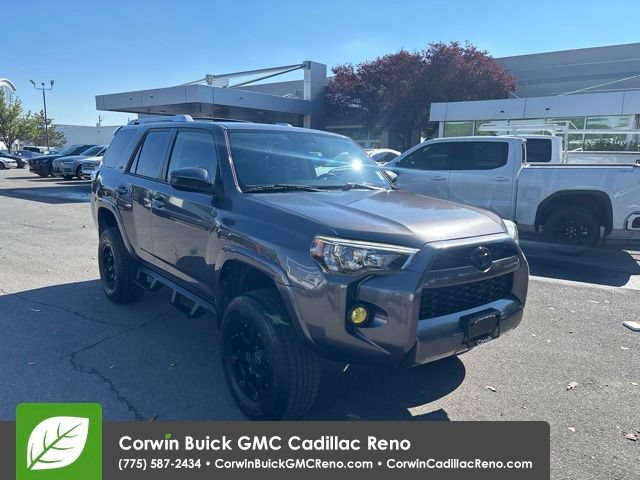 Used 2017 Toyota 4Runner SR5 AWD/4WD image 4