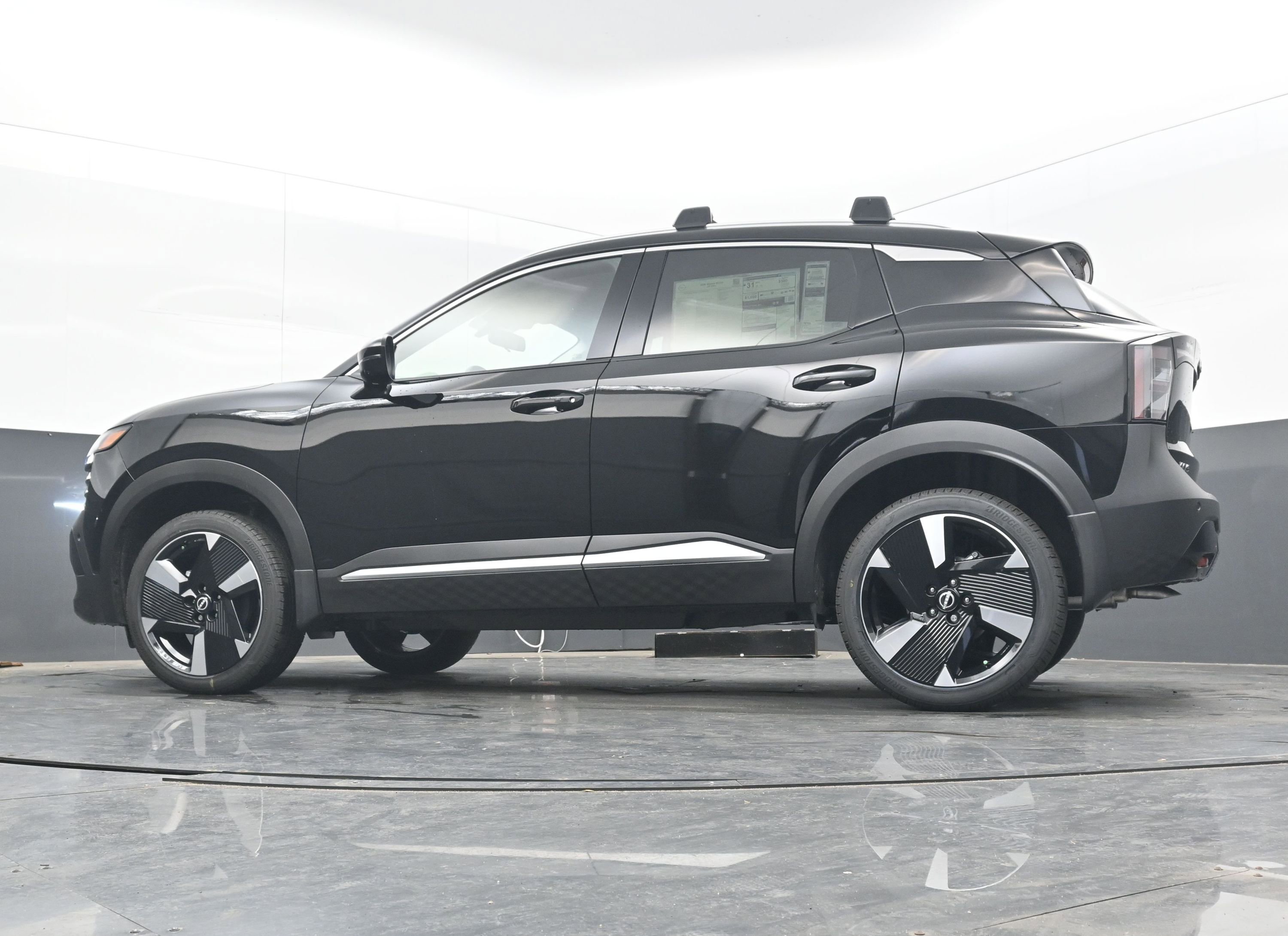 New 2026 Nissan Kicks SR w/ Cold Weather Package image 25