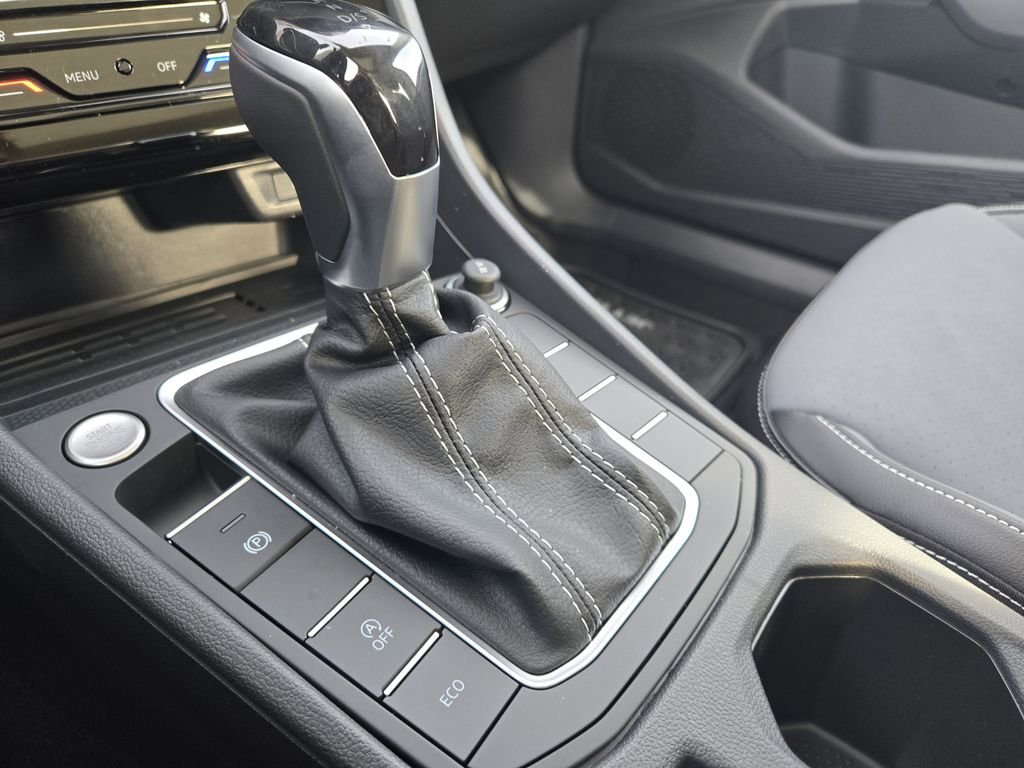 New 2026 Volkswagen Jetta SE FWD image 16