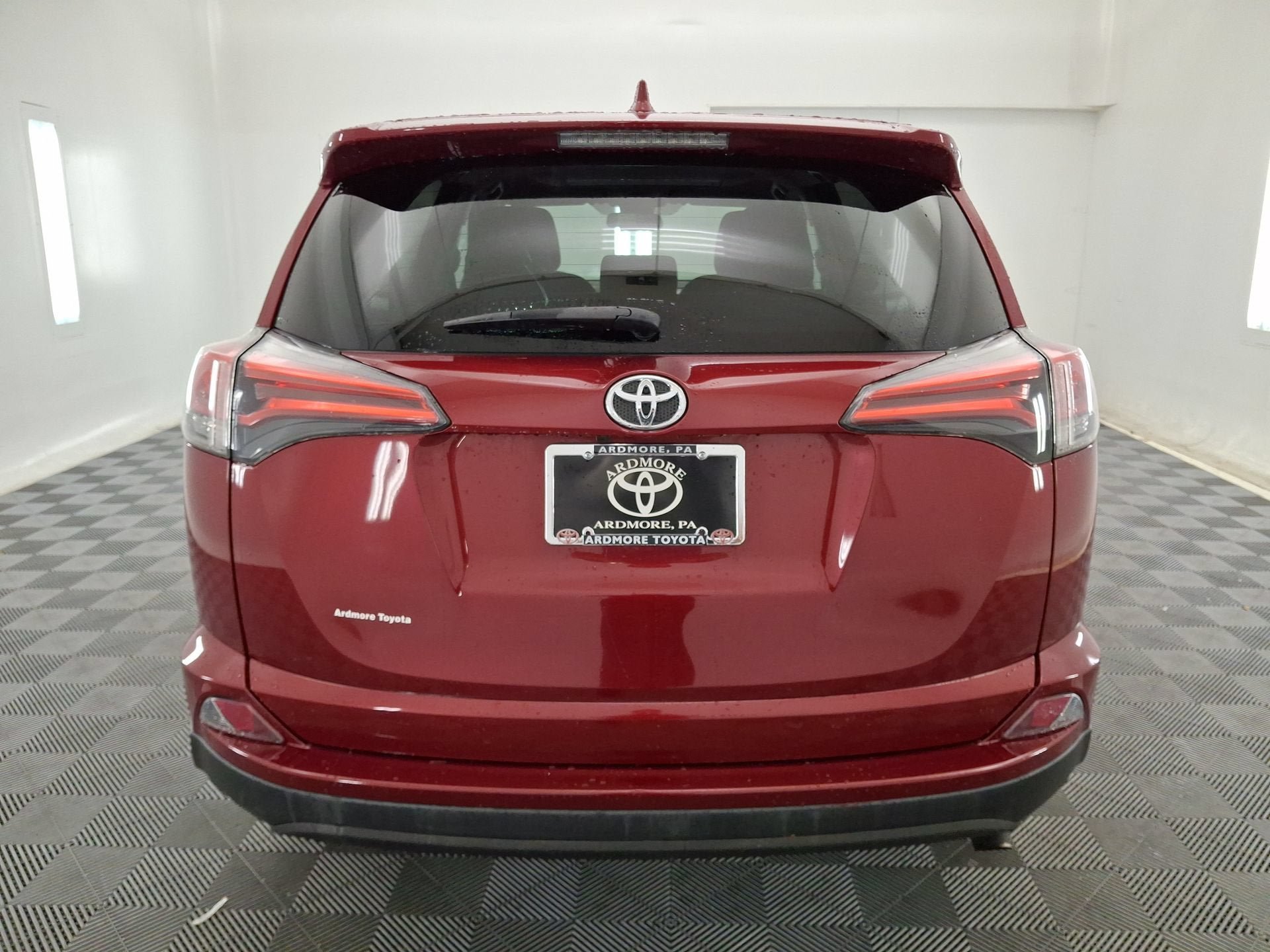 Certified 2018 Toyota RAV4 LE w/ All Weather Liner Package AWD/4WD image 22