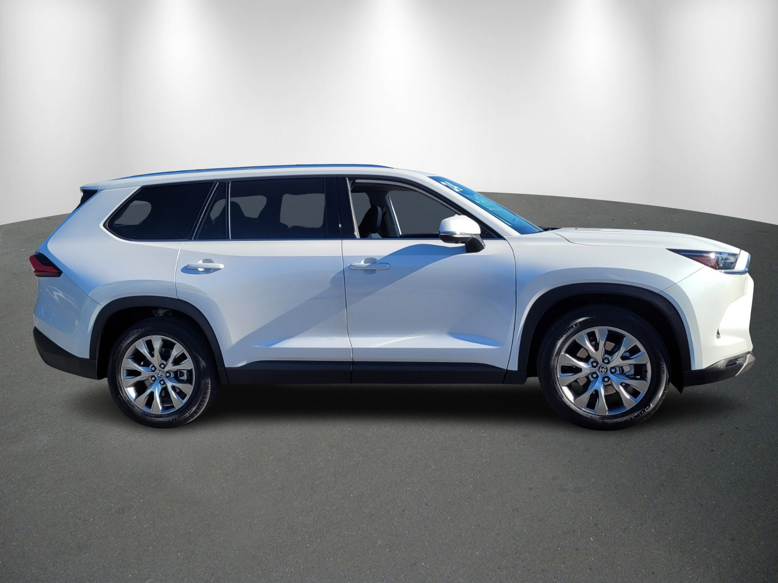 Used 2024 Toyota Grand Highlander Limited image 8