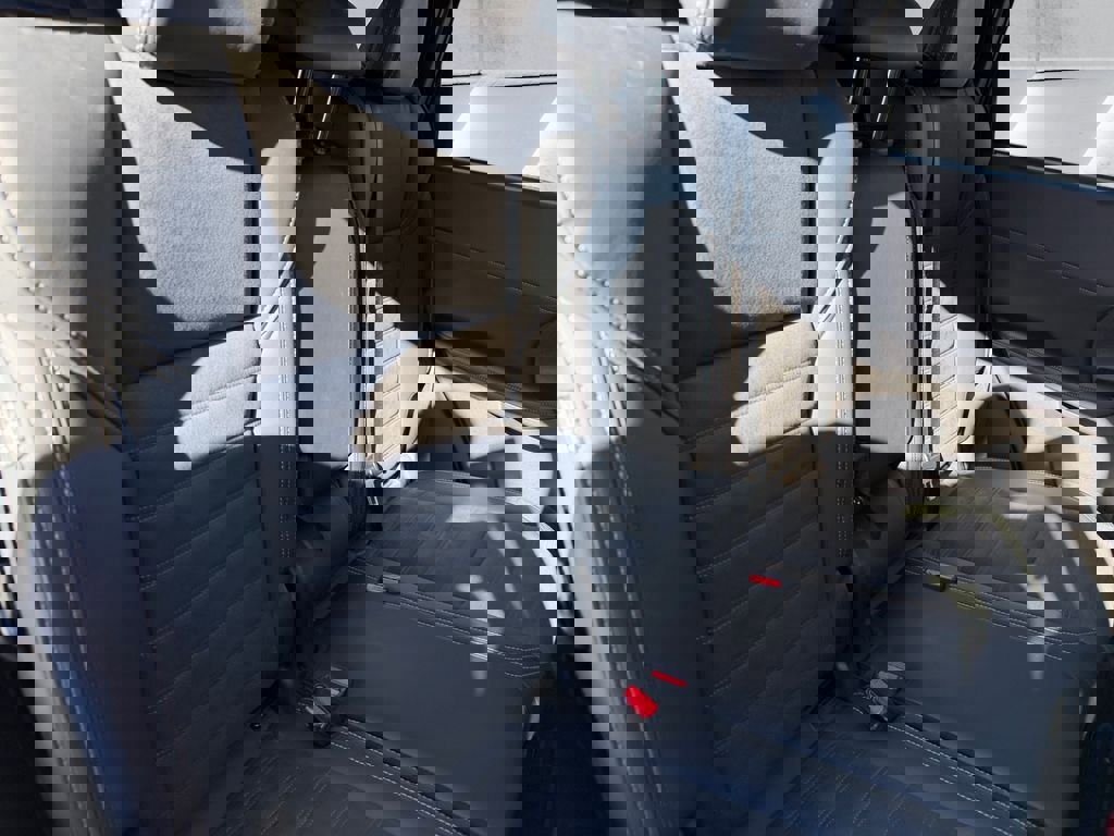 Used 2024 Mitsubishi Outlander SE image 16