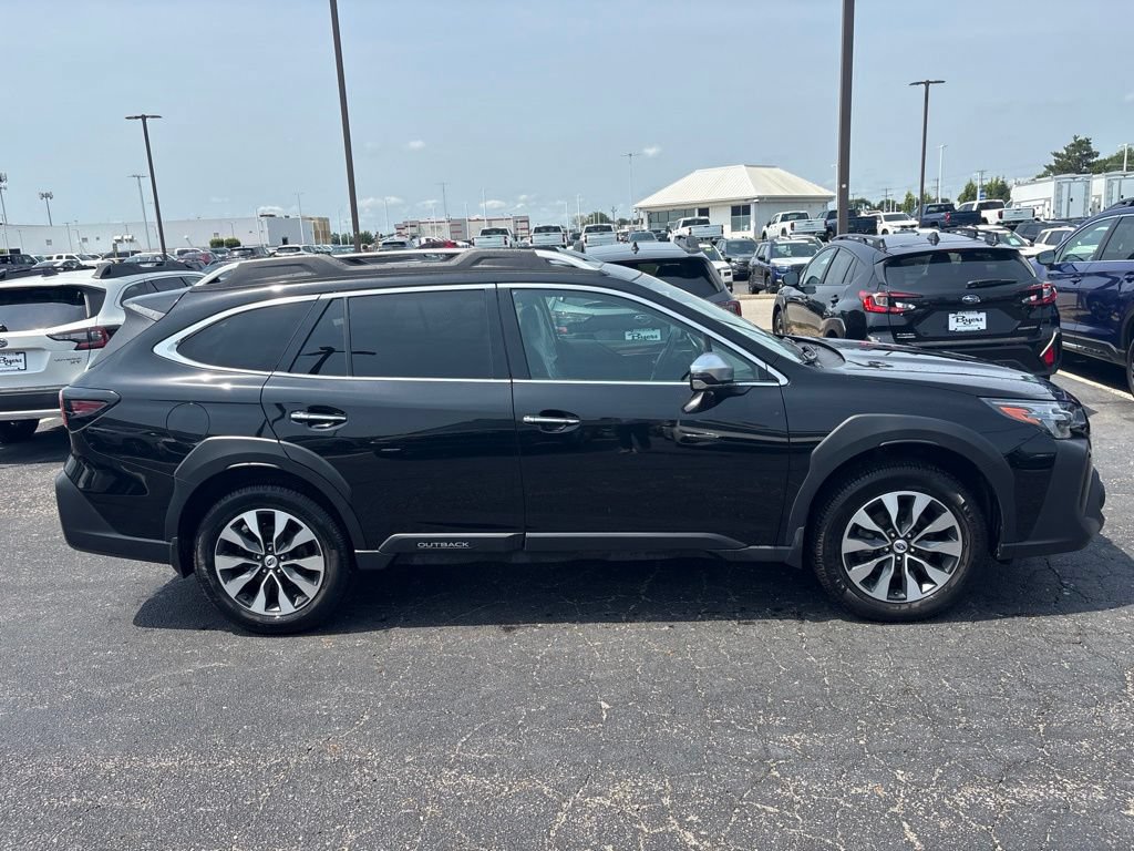 Used 2023 Subaru Outback Touring AWD/4WD image 2