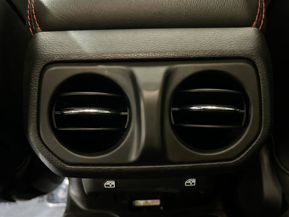 Used 2022 Jeep Gladiator Rubicon w/ Cold Weather Group AWD/4WD image 18