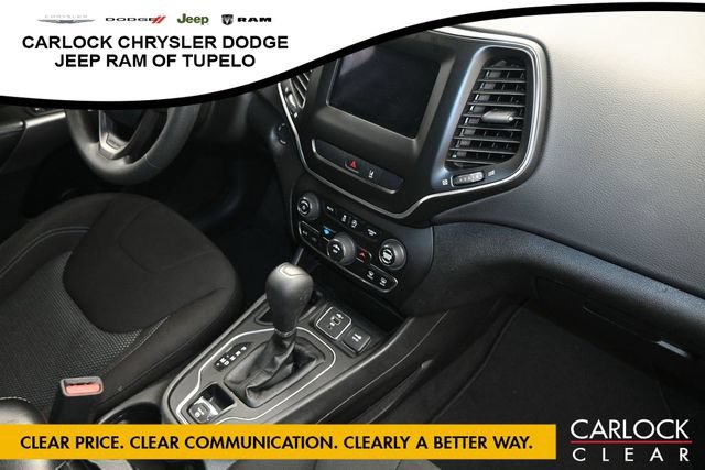 Used 2021 Jeep Cherokee Latitude FWD image 35