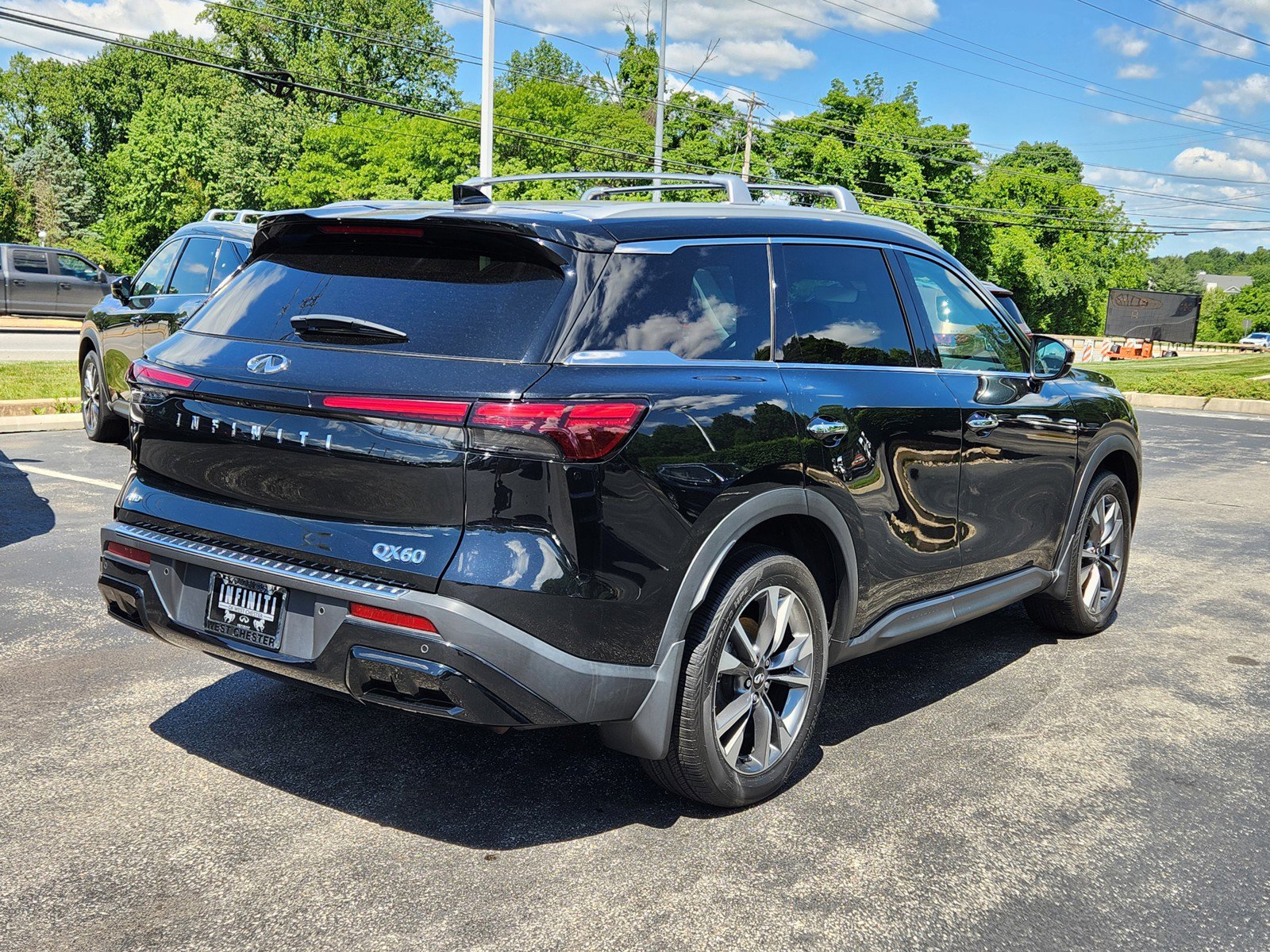 Certified 2023 INFINITI QX60 Luxe w/ Cargo Package AWD/4WD image 4