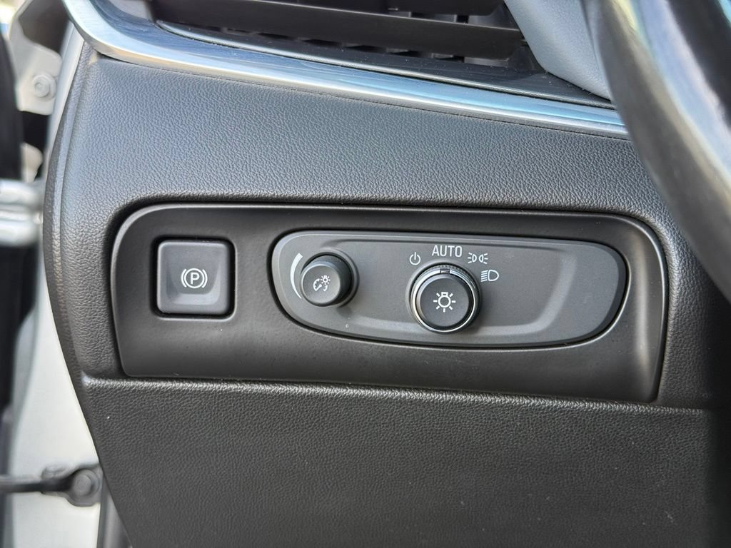Used 2019 Buick Enclave Essence FWD image 34