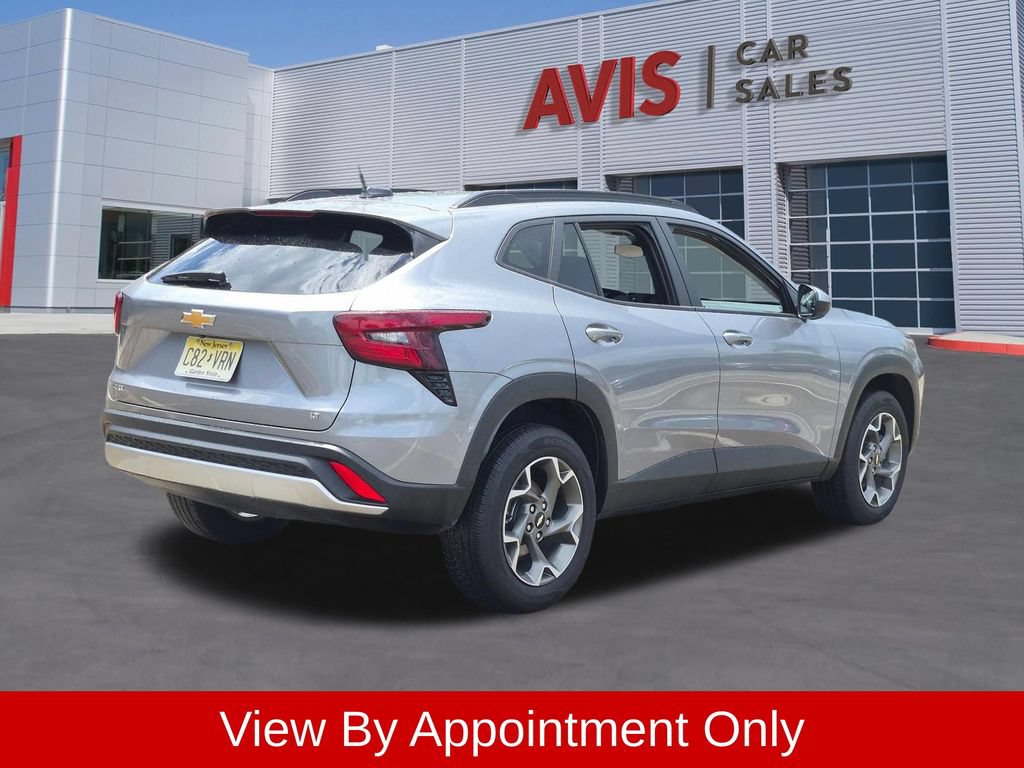 Used 2025 Chevrolet Trax LT w/ LT Convenience Package FWD image 6