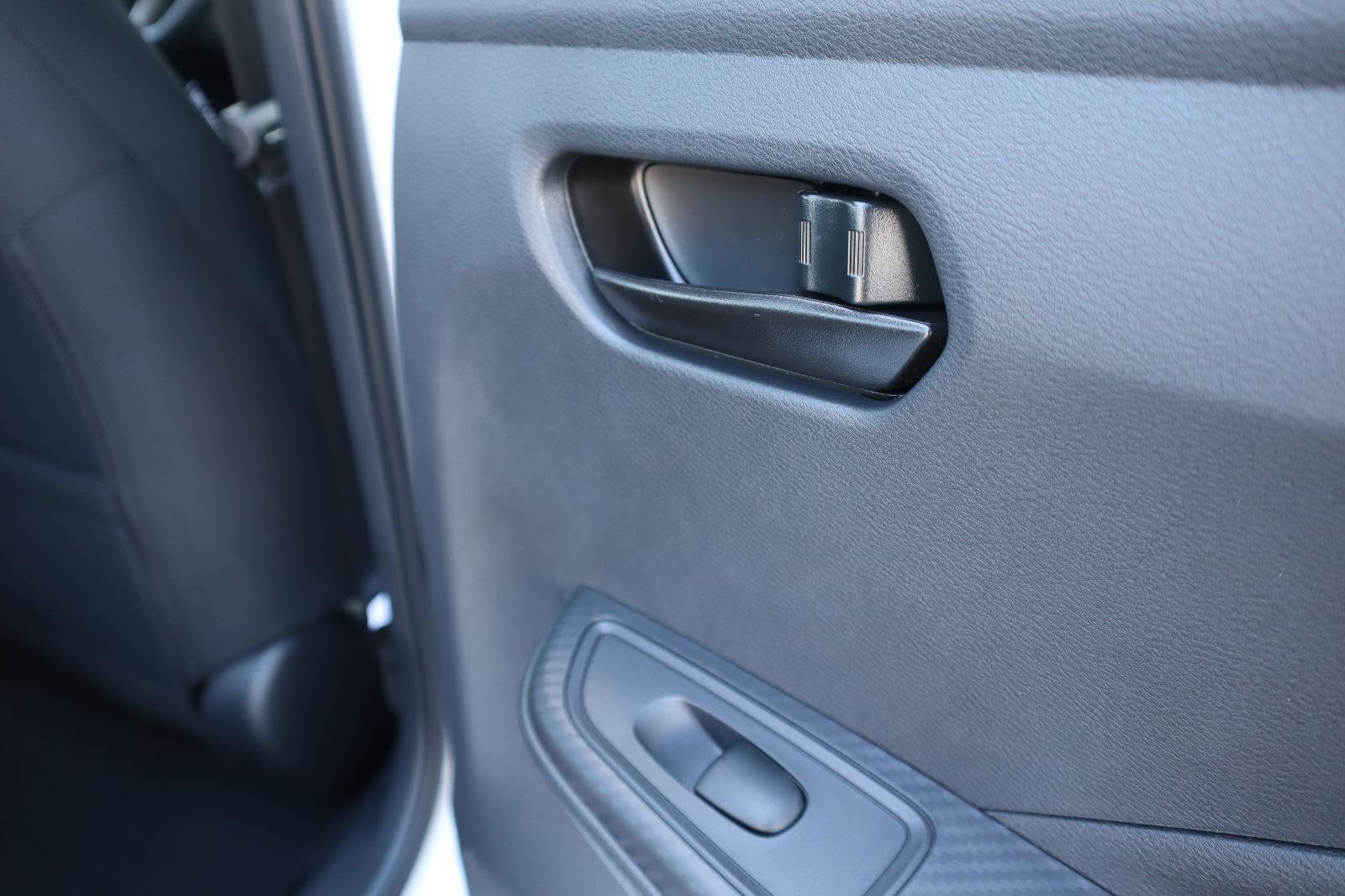 Used 2025 Nissan Versa S w/ Trunk Package image 38