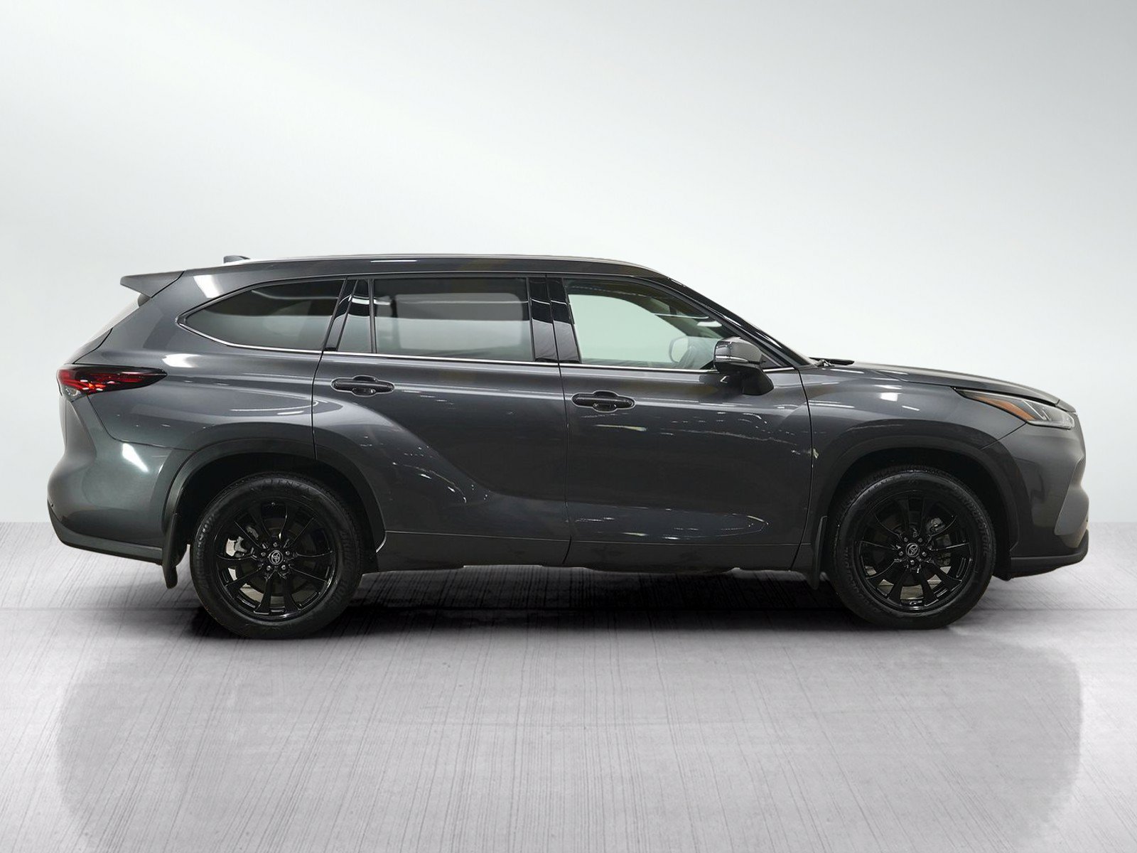 Used 2024 Toyota Highlander Limited AWD/4WD image 8