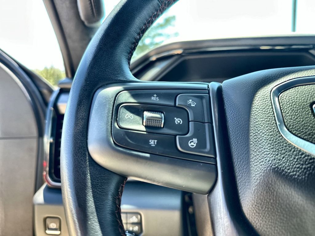 Used 2025 GMC Sierra 2500 AT4X image 31