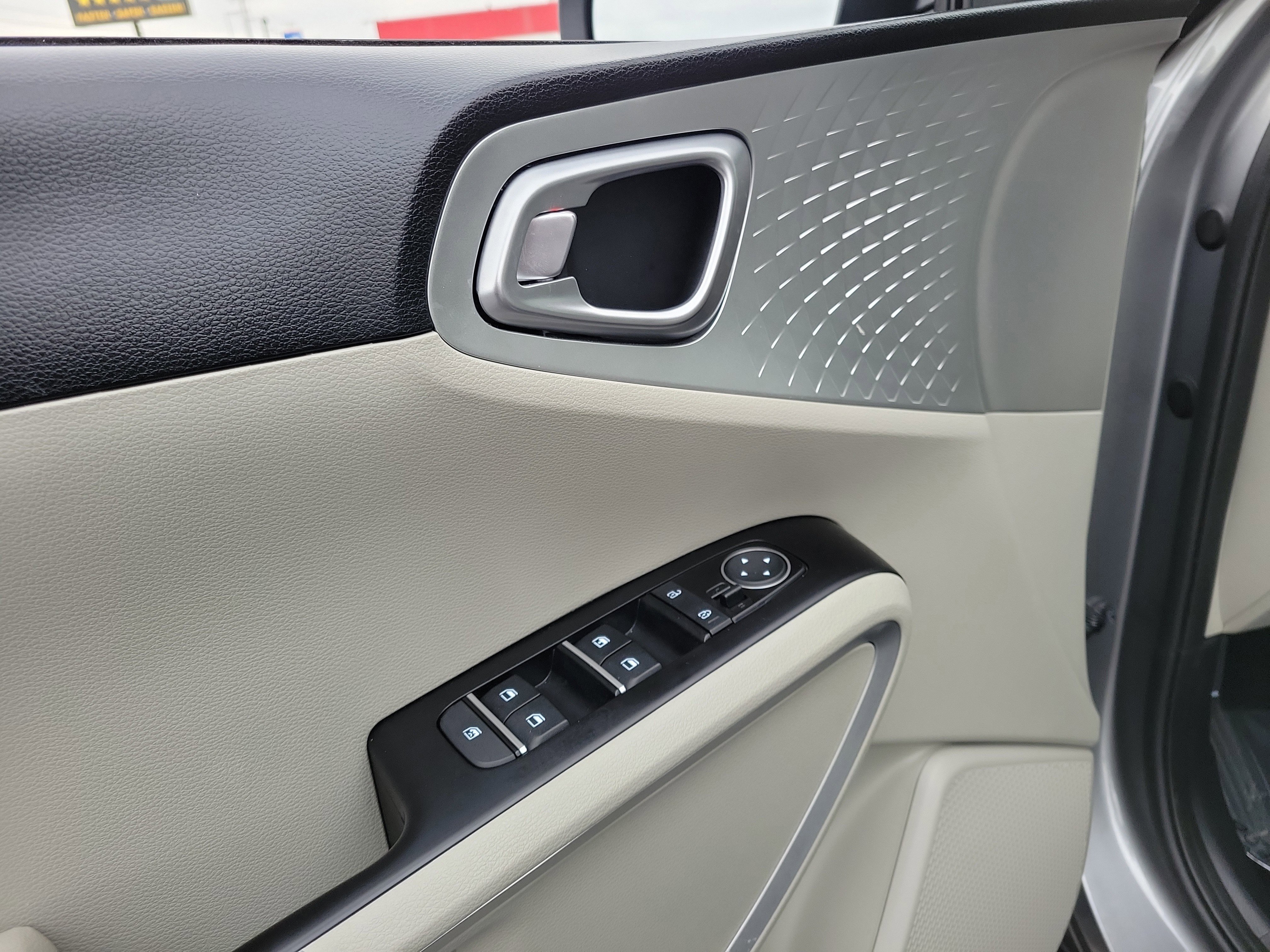 Used 2025 Kia Soul LX image 18