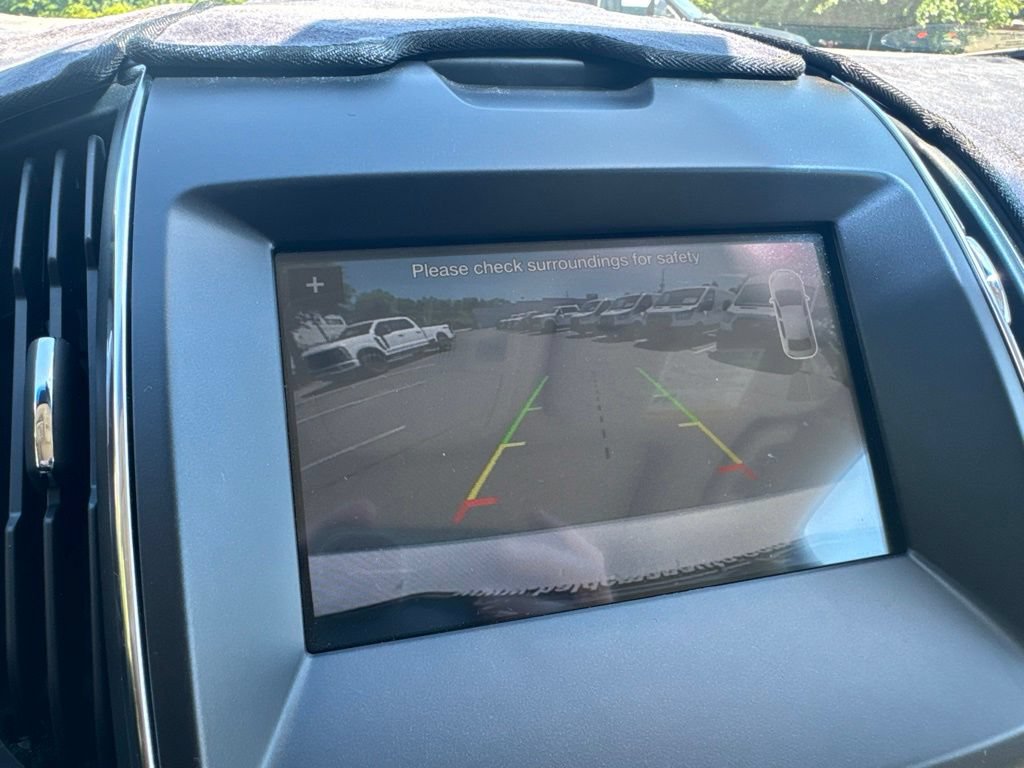 Used 2018 Ford Edge Titanium w/ Equipment Group 301A AWD/4WD image 16