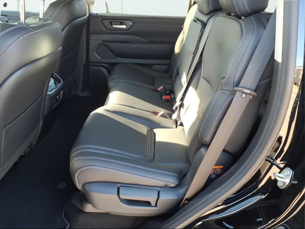 New 2026 Nissan Armada SV image 12