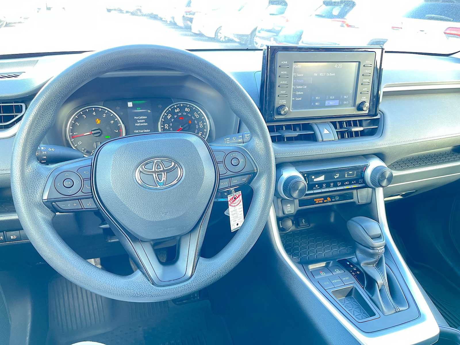 Used 2022 Toyota RAV4 LE FWD image 20