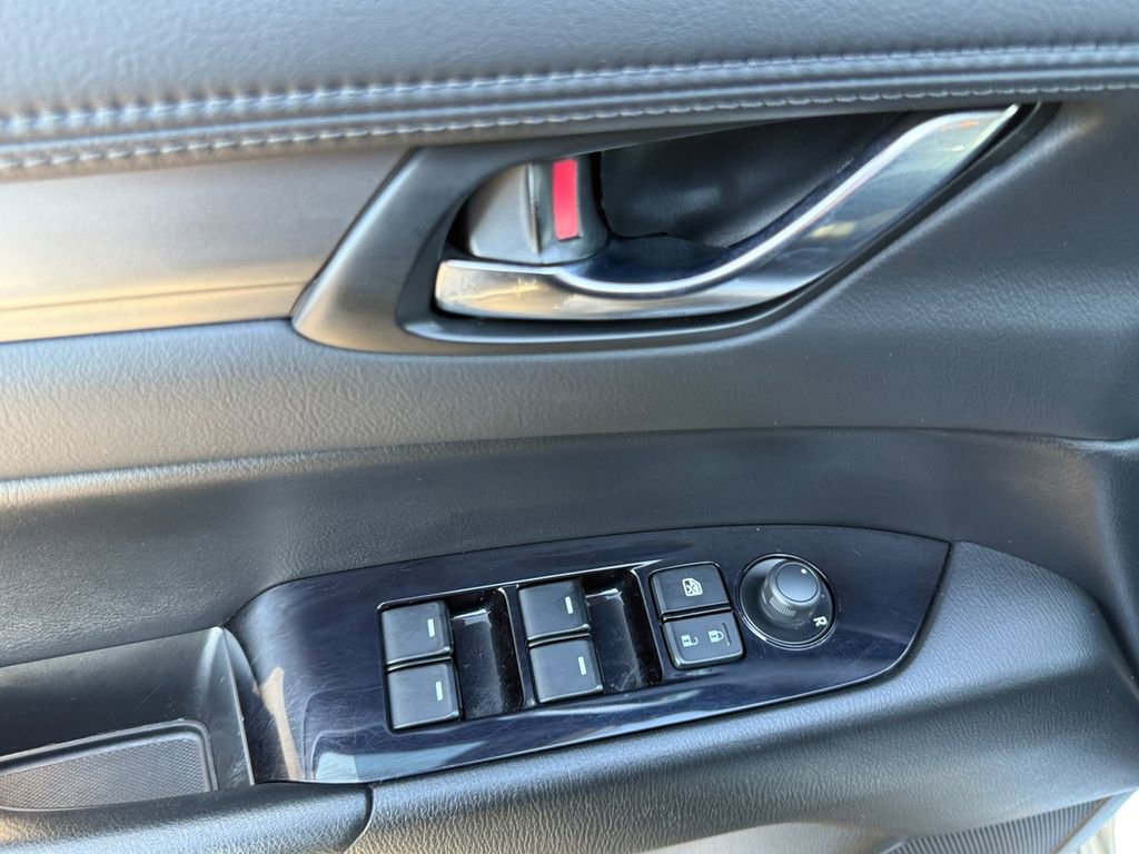 Used 2021 MAZDA CX-5 Touring image 11