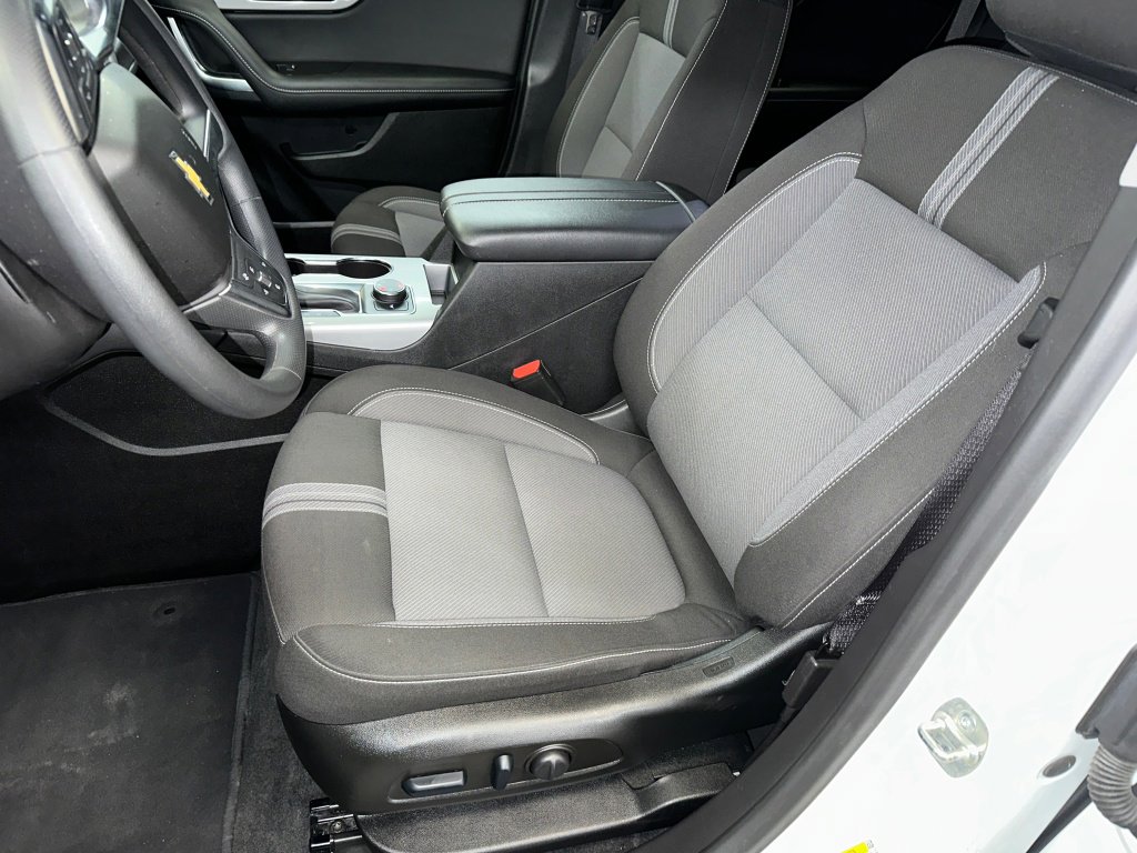 Used 2025 Chevrolet Blazer LT AWD/4WD image 5