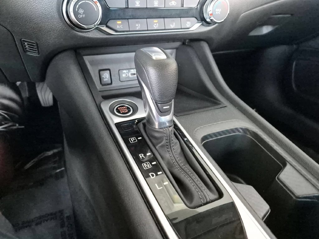 Used 2025 Nissan Sentra SV FWD image 16