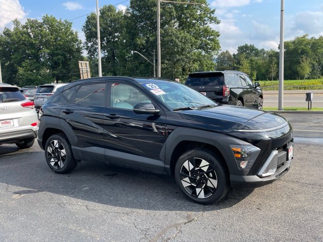 Used 2025 Hyundai Kona SEL AWD/4WD image 2