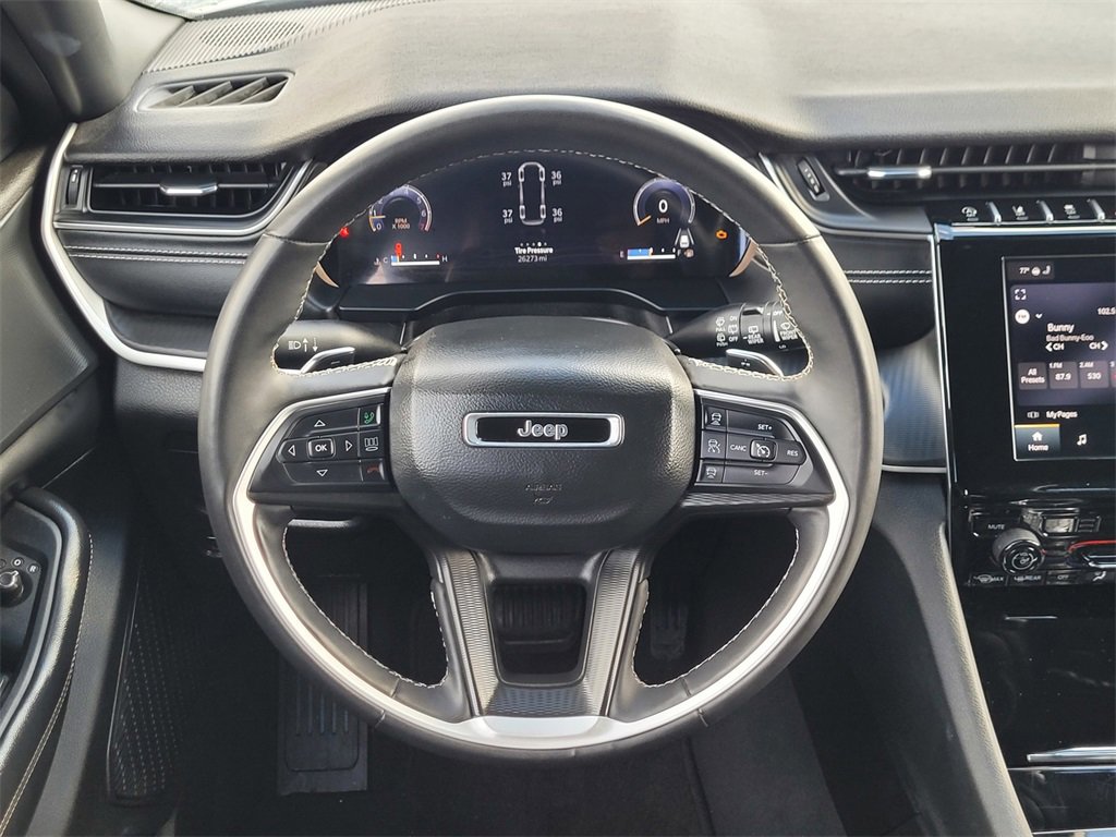 Used 2023 Jeep Grand Cherokee L Laredo image 13