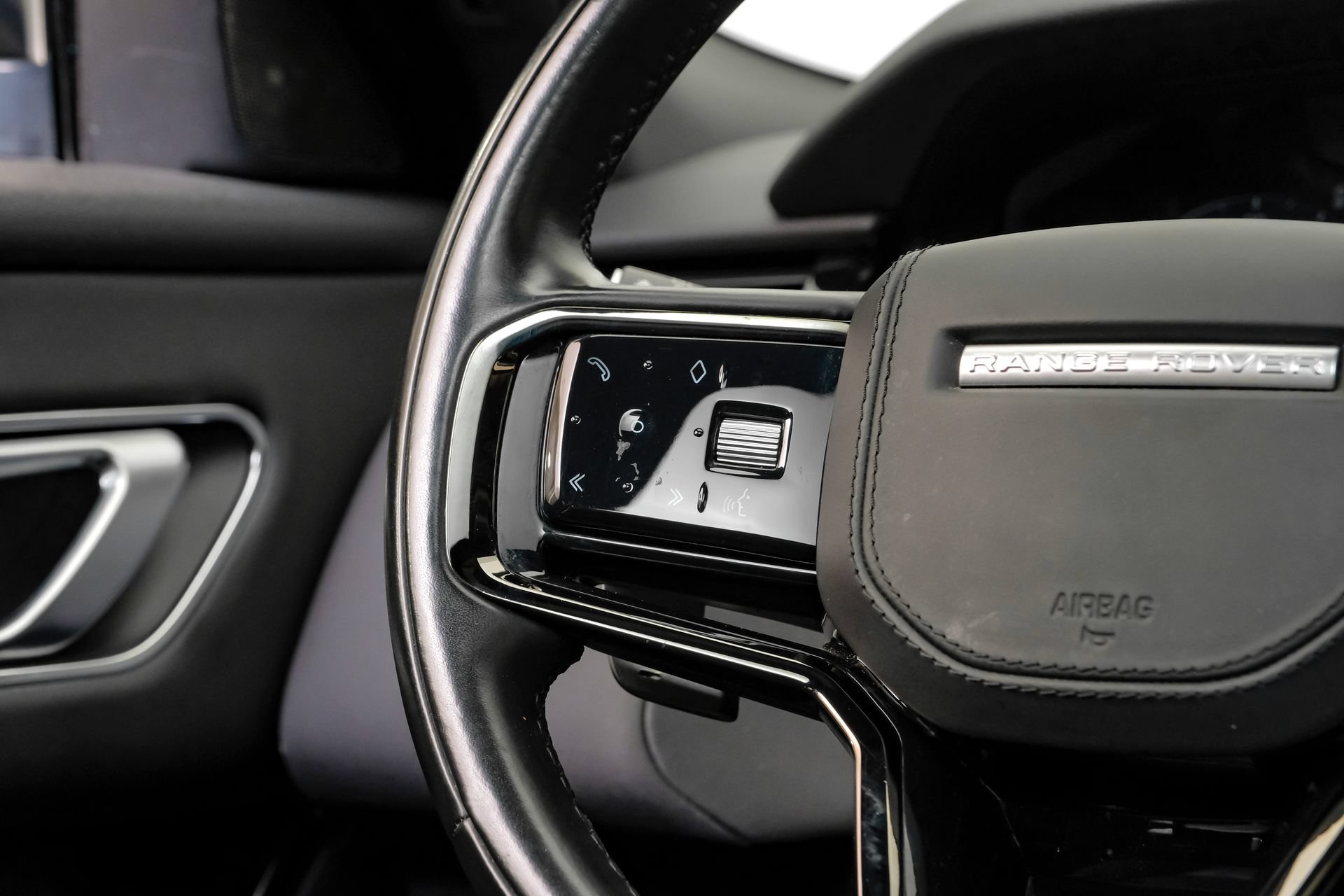 Used 2024 Land Rover Range Rover Velar Dynamic SE AWD/4WD image 21