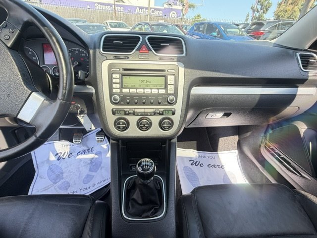 Used 2007 Volkswagen Eos 2.0T FWD image 11