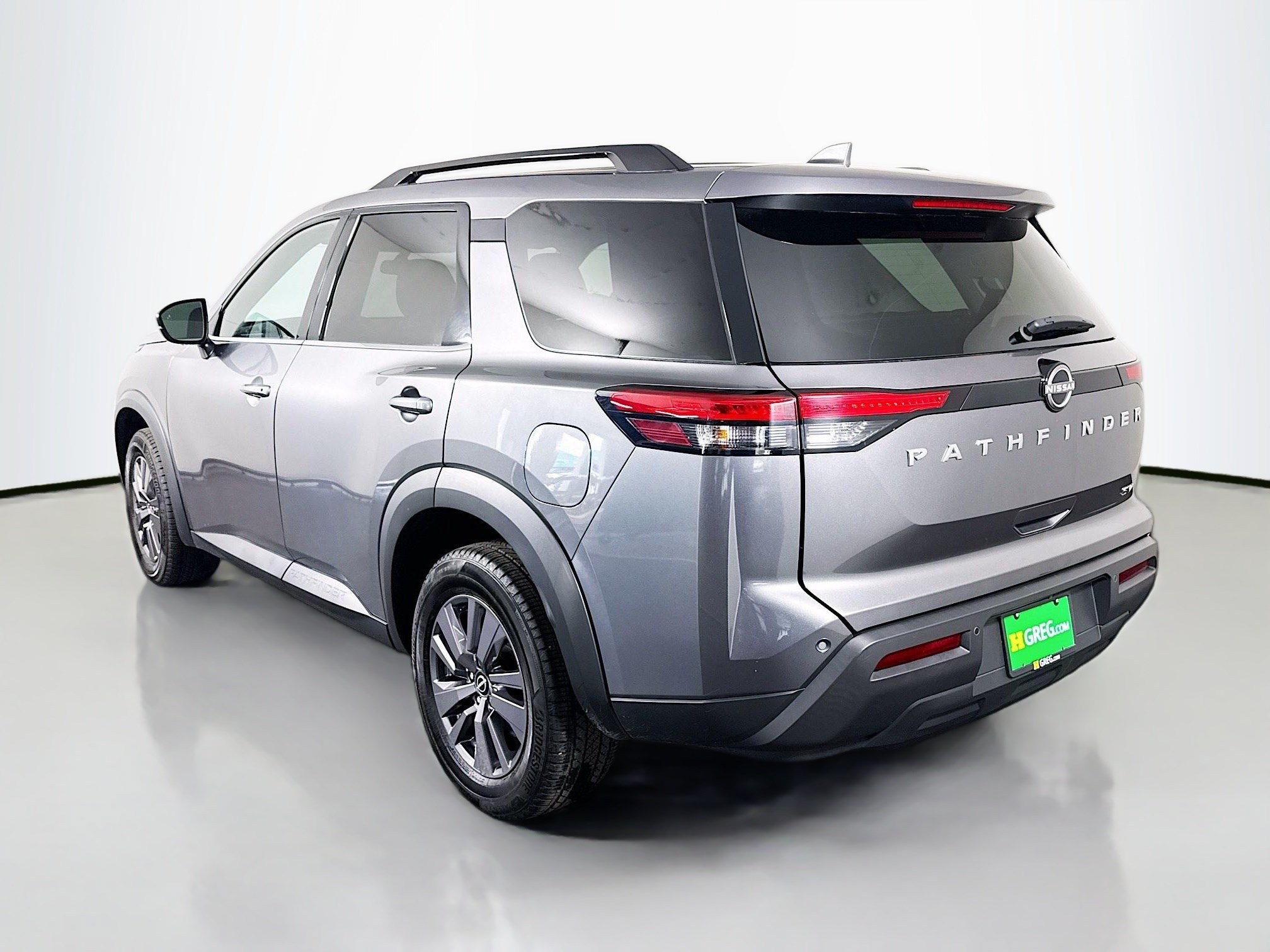 Used 2022 Nissan Pathfinder SV FWD image 7
