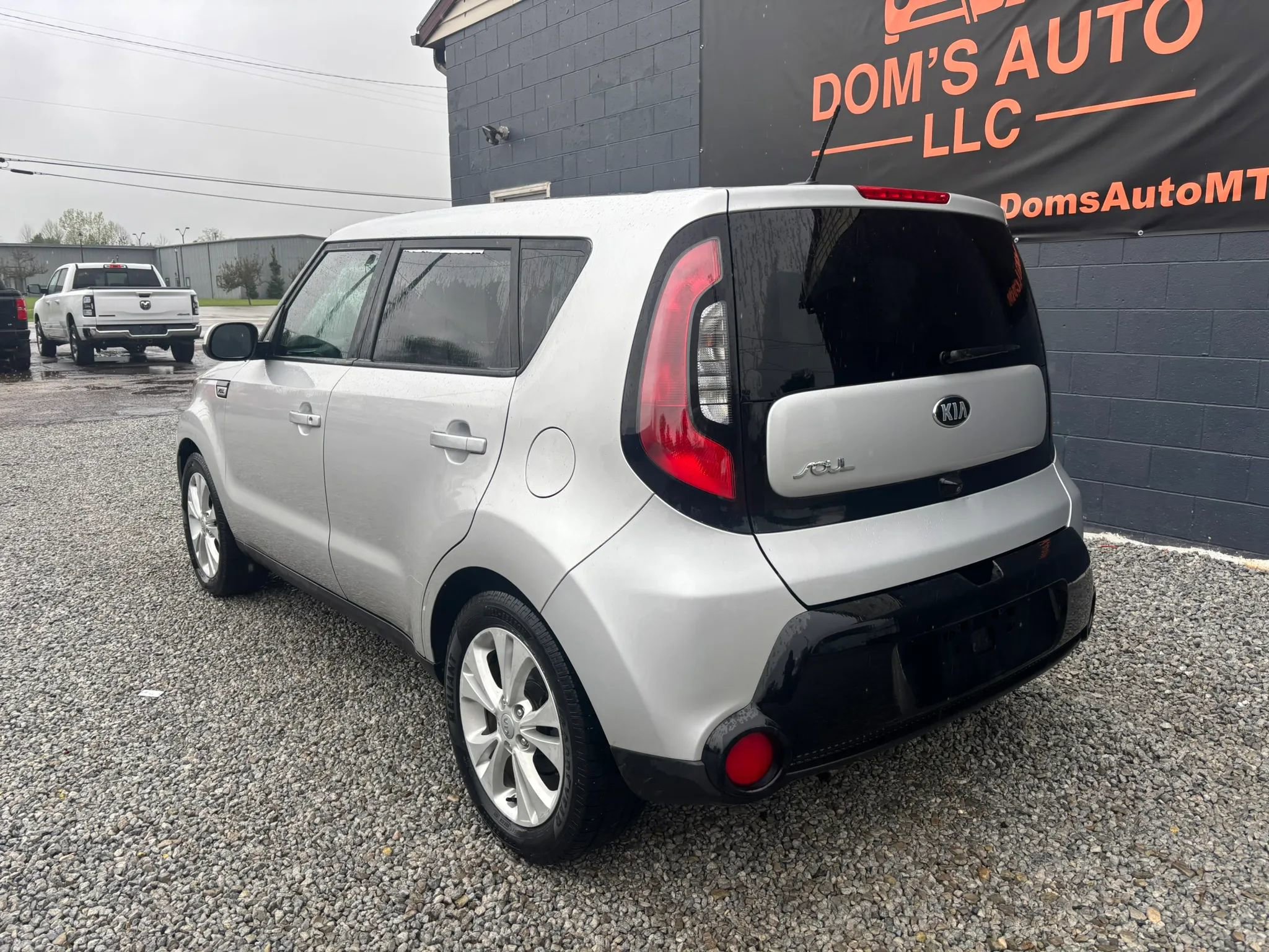Used 2016 Kia Soul + FWD image 3