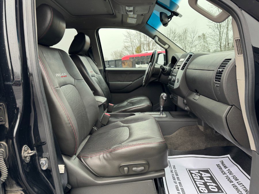 Used 2012 Nissan Frontier PRO-4X image 18