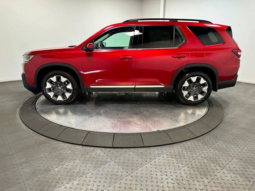 New 2026 Honda Pilot Touring image 5