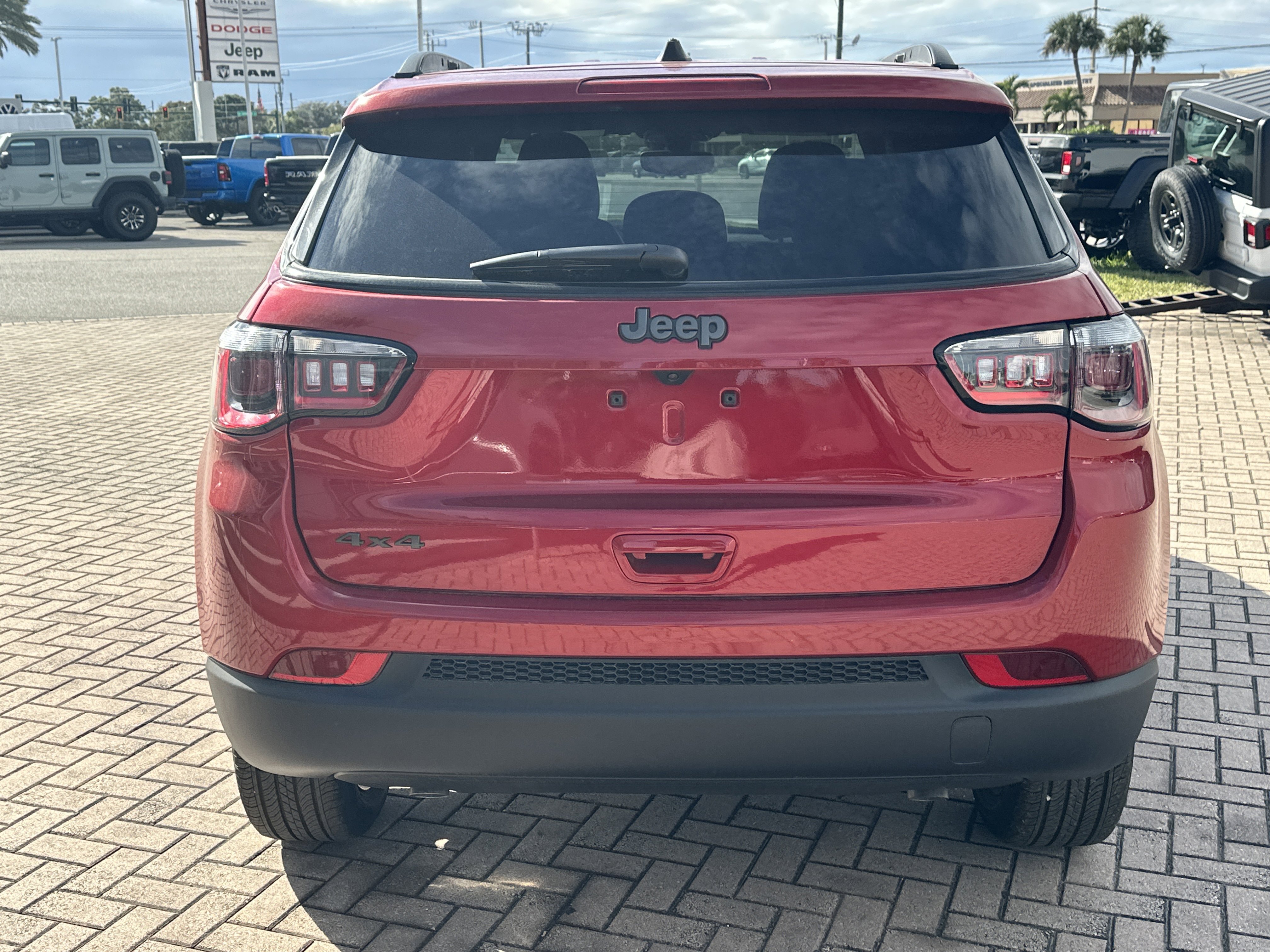 New 2026 Jeep Compass Latitude image 7