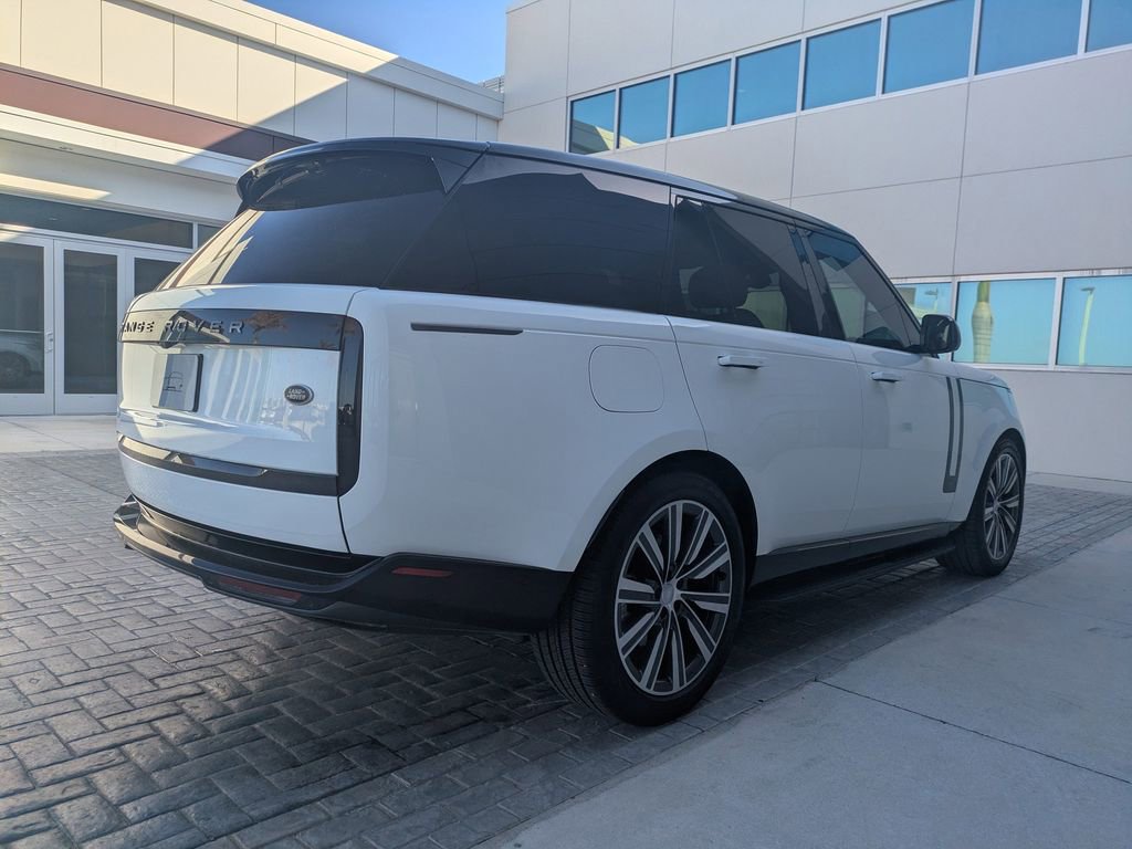 Used 2023 Land Rover Range Rover SE AWD/4WD image 5