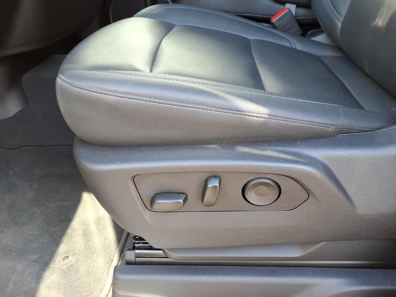 Used 2025 GMC Sierra 1500 SLT image 7