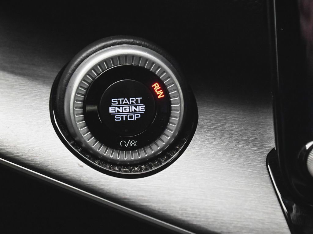 Used 2025 Jeep Wagoneer 4WD image 26