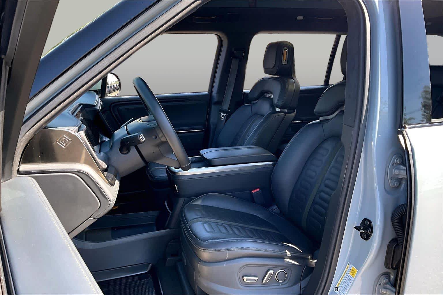 Used 2023 Rivian R1S Adventure AWD/4WD image 7