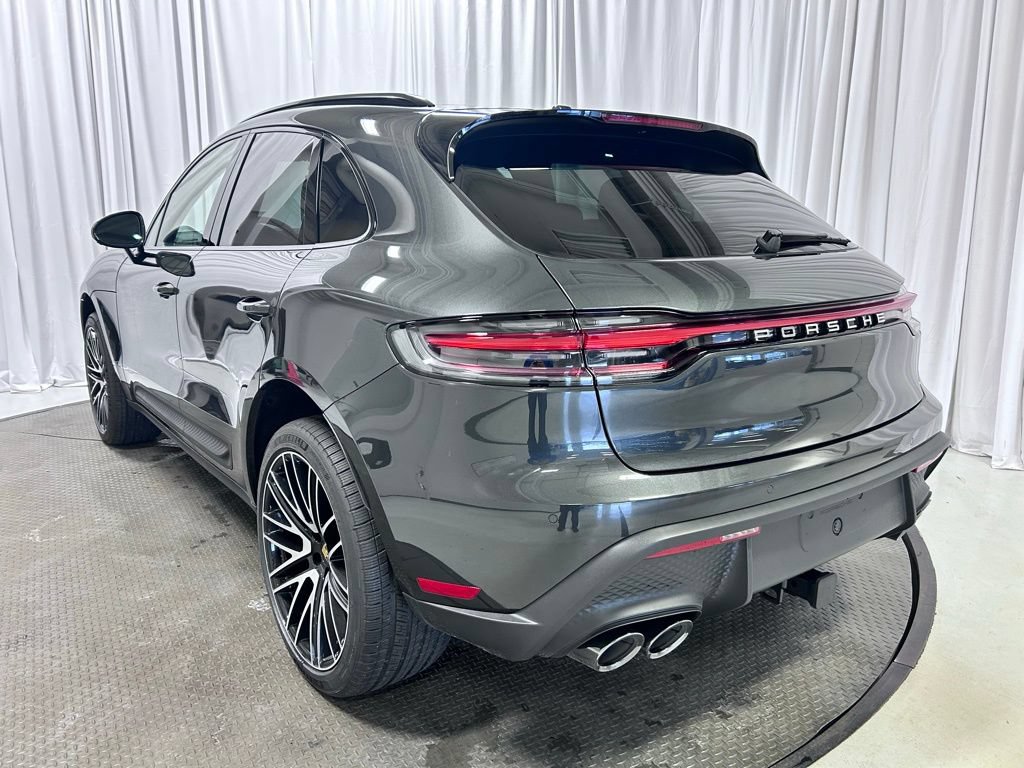 Certified 2026 Porsche Macan AWD/4WD image 3