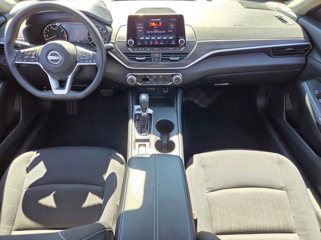 Used 2025 Nissan Altima 2.5 SV image 15