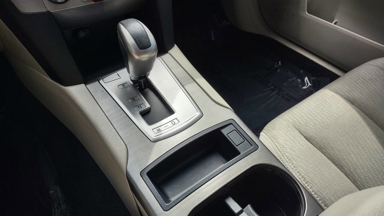 Used 2010 Subaru Outback 2.5i Premium w/ Popular Equipment Group 1B image 22