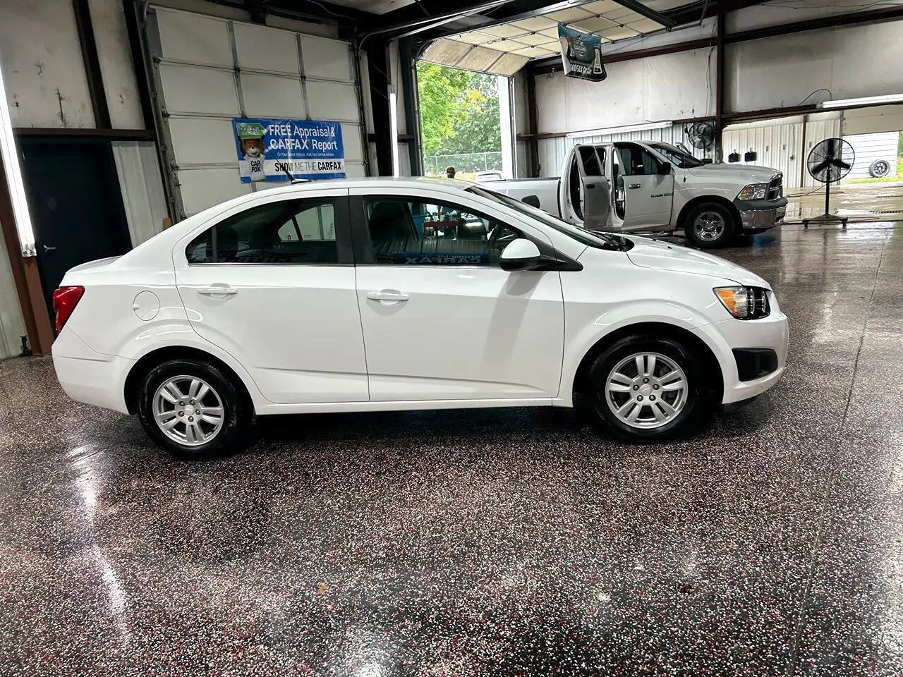 Used 2014 Chevrolet Sonic LT image 11