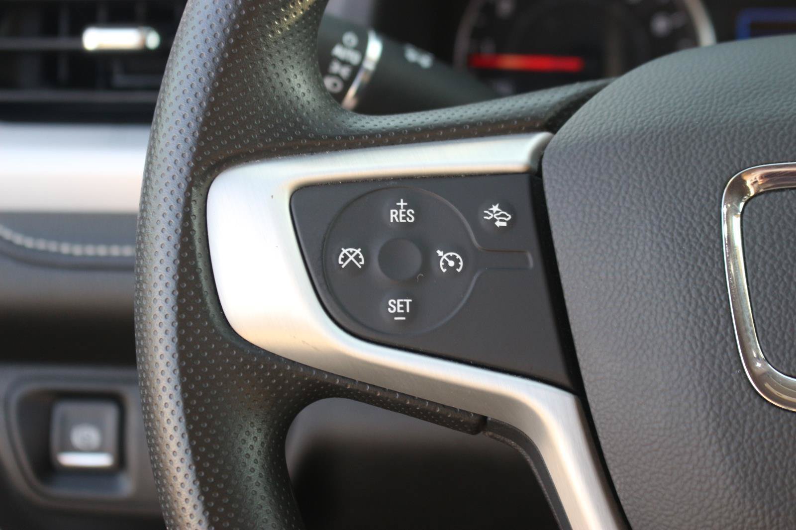 Used 2021 GMC Acadia SLE w/ Driver Convenience Package FWD image 20