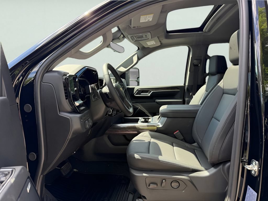 New 2026 Chevrolet Silverado 2500 LTZ w/ LTZ Premium Package AWD/4WD image 22