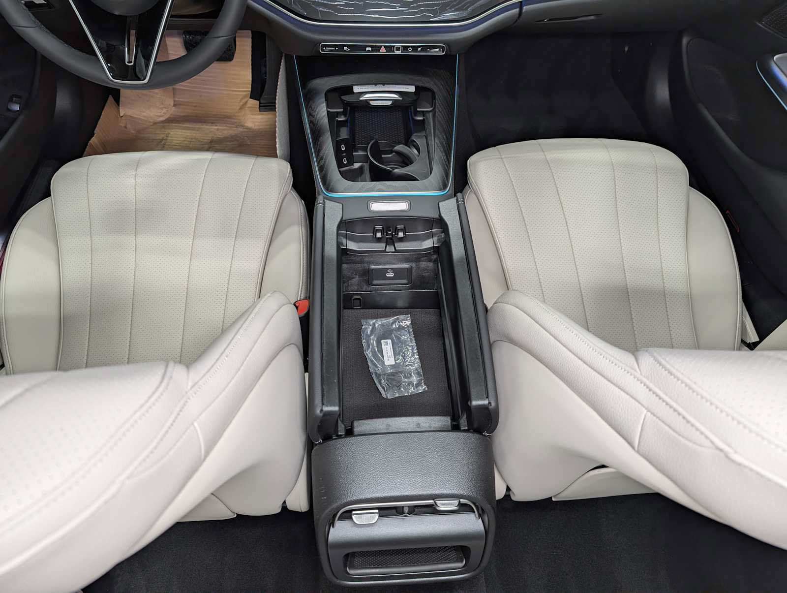 New 2026 Mercedes-Benz E 350 4MATIC Sedan image 17